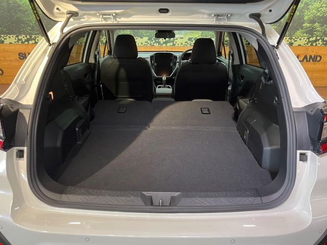 ���i�̂���������ʋ΁A���}���ɏ\���ȉ׎��X�y�[�X���m�ۂ��Ă���܂��B�Z�J���h�V�[�g��|���ƁA�傫�ȉו��̐ύڂ��\�ł���