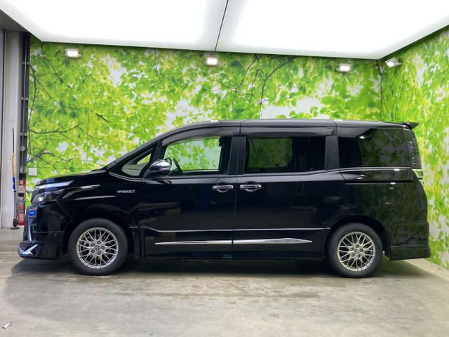 ヴォクシー1.8 ハイブリッド ZS 煌