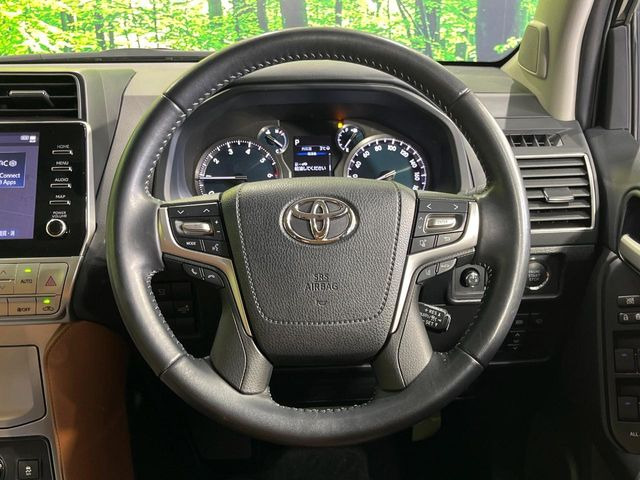 �y�����v�����X�e�A�����O�z�㎿�Ȋv���g�p���邱�ƂŁA��ɂ����������݂ƂĂ��^�]���₷���n���h���ł���