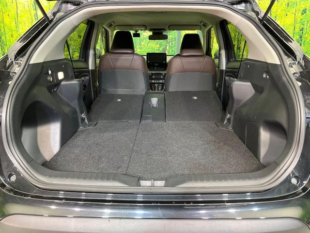 ���i�̂���������ʋ΁A���}���ɏ\���ȉ׎��X�y�[�X���m�ۂ��Ă���܂��B�Z�J���h�V�[�g��|���ƁA�傫�ȉו��̐ύڂ��\�ł���