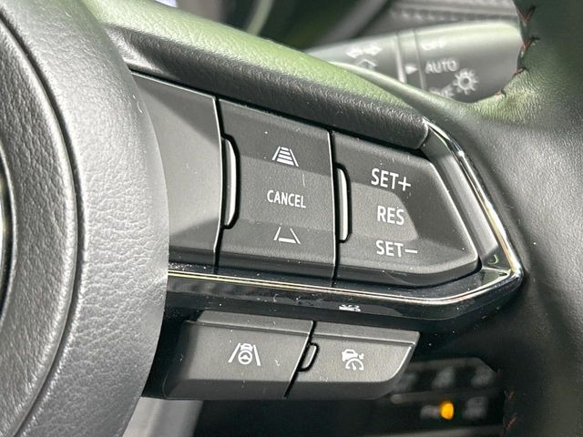 【マツダ・レーダークルーズコントロール】高速道路での長距離走行が楽に!自動で速度を保つクルーズコントロールが、衝突軽減システムと連携し、前方の車両を感知して車間を保つように速度調節してくれます!!