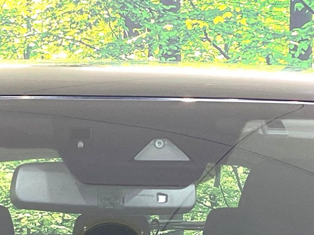 �y�X�}�[�g�u���[�L�T�|�[�g�z���s���ɑO���̎ԗ�����F�����A�Փ˂������Ȏ��͌x��ƃu���[�L�ŏՓˉ���Ɣ�Q�y�����A�V�X�g�B�����S�Ƀh���C�u�����y���݂��������܂��B