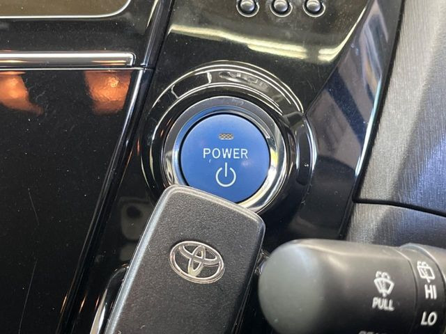 【キーレス】少し離れた場所からでもボタン一つでドアの開錠・施錠ができるのでとっても便利!ドアの鍵穴周りに傷をつけることもありません♪