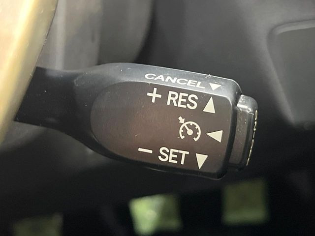 �y�N���[�Y�R���g���[���z�������H�����N���N���s�B�A�N�Z���𗣂��Ă���葬�x�ő��s���ł��A�������^�]���̕��S���y��!�����E�������ȒP�ȃX�C�b�`����Œ����ł��܂��B