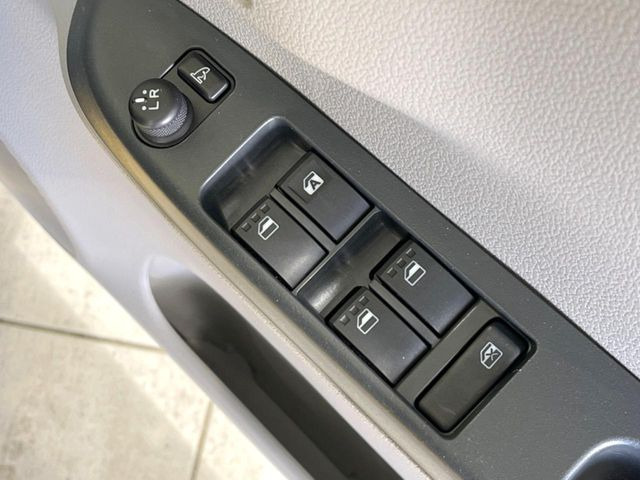 �y�d���i�[�~���[�z�T�C�h�~���[�͓d���i�[���ƂȂ��Ă���A�������ԏ�ł��L�Y�������X�N��}�����܂��B