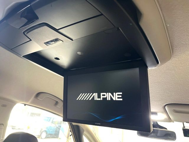 �y�����G���^�[�e�C�������g�V�X�e���z��Ȃɂ�����̕����喞���́A�l�C���[�J�[�I�v�V�����𑕔��B��p�̉����V�X�e���ƁA���ʂ̃��j�^�[�ňړ�����DVD�������y���݂��������܂��B