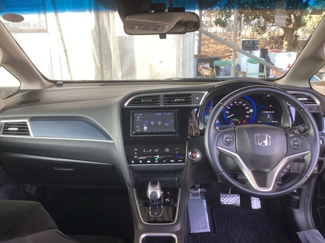 シャトル1.5 ハイブリッド X