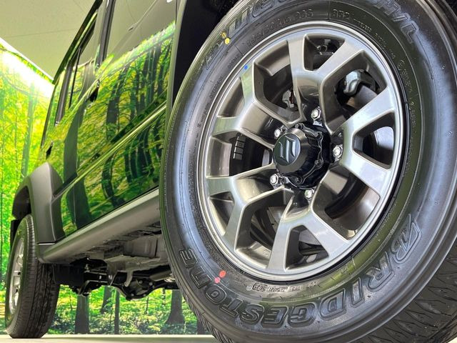 �y����15�C���`�A���~�z�C�[���z�O�ςɃ}�b�`���������A���~�z�C�[���𑕒����Ă���܂��B�e��ЊO�A���~�z�C�[����A�X�^�b�h���X�^�C�����戵�����Ă���܂��B���񂲑��k����������