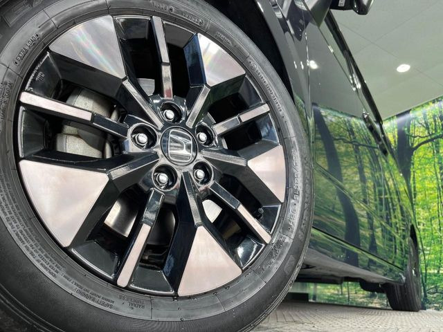 �y����16�C���`�A���~�z�C�[���z�O�ςɃ}�b�`���������A���~�z�C�[���𑕒����Ă���܂��B�e��ЊO�A���~�z�C�[����A�X�^�b�h���X�^�C�����戵�����Ă���܂��B���񂲑��k������