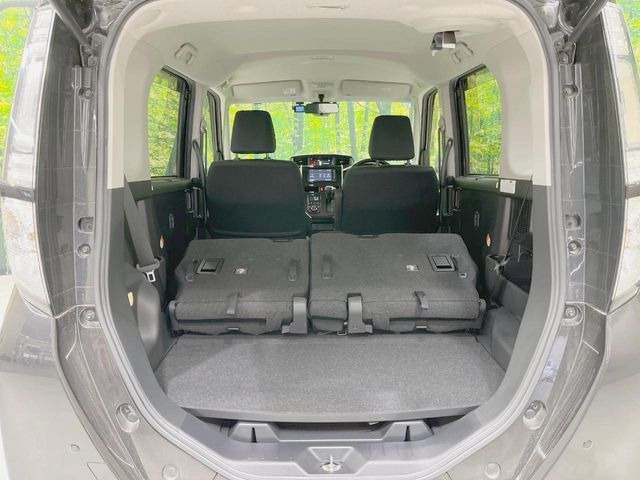 ���i�̂���������ʋ΁A���}���ɏ\���ȉ׎��X�y�[�X���m�ۂ��Ă���܂��B�Z�J���h�V�[�g��|���ƁA�傫�ȉו��̐ύڂ��\�ł���