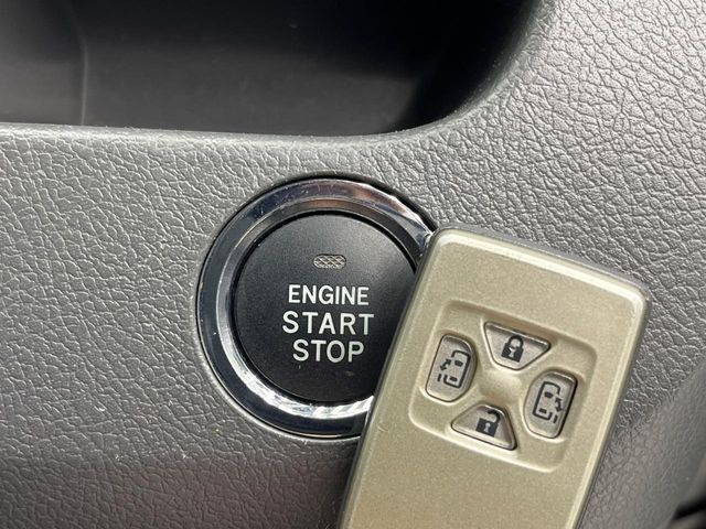 �y�X�}�[�g�L�[�z�J�o����|�P�b�g�ɓ��ꂽ�܂܂ł��h�A�̎{���E�������\�ȃX�}�[�g�L�[�𑕔��B�G���W���̃I���E�I�t�����J�M�����o���K�v����������Ƃ��Ă��֗��ł���