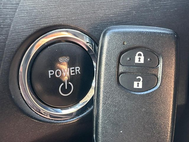 �y�X�}�[�g�L�[�z�J�o����|�P�b�g�ɓ��ꂽ�܂܂ł��h�A�̎{���E�������\�ȃX�}�[�g�L�[�𑕔��B�G���W���̃I���E�I�t�����J�M�����o���K�v����������Ƃ��Ă��֗��ł���