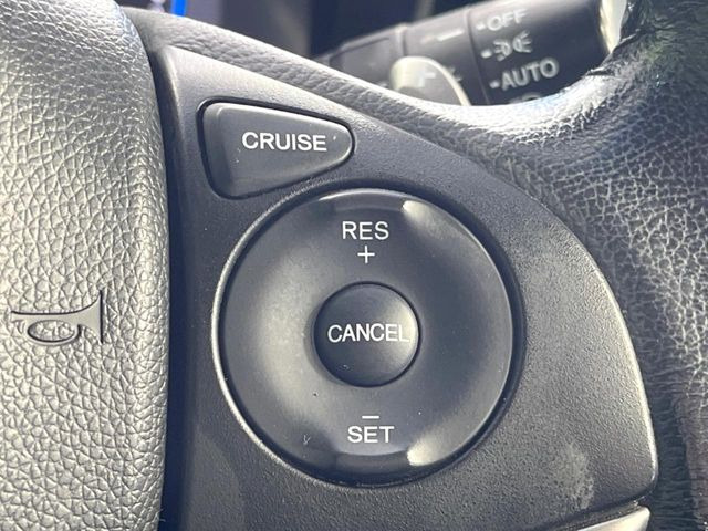 �y�N���[�Y�R���g���[���z�������H�����N���N���s�B�A�N�Z���𗣂��Ă���葬�x�ő��s���ł��A�������^�]���̕��S���y��!�����E�������ȒP�ȃX�C�b�`����Œ����ł��܂��B