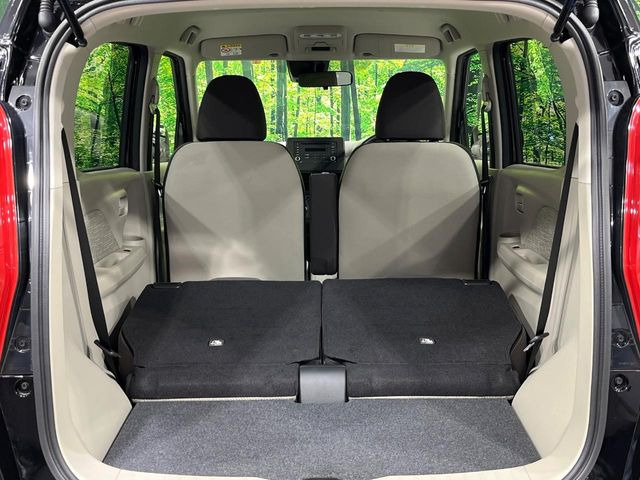 ���i�̂���������ʋ΁A���}���ɏ\���ȉ׎��X�y�[�X���m�ۂ��Ă���܂��B�Z�J���h�V�[�g��|���ƁA�傫�ȉו��̐ύڂ��\�ł���