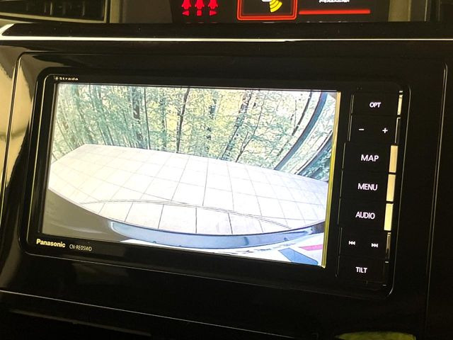 【バックカメラ】駐車時に後方がリアルタイム映像で確認できます。大型商業施設や立体駐車場での駐車時や、夜間のバック時に大活躍!運転スキルに関わらず、今や必須となった装備のひとつです!