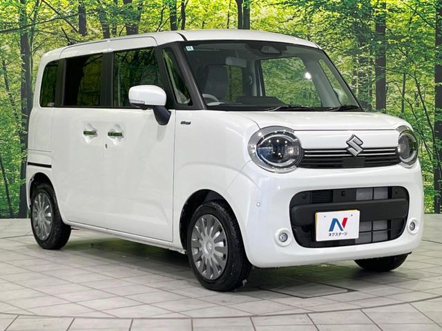 高透明度のガラス皮膜で撥水はもちろん、上質なツヤ・光沢を実現。紫外線や酸性雨から大切な愛車を保護し、色あせ・劣化を防止。「弾スプラッシュコート」、「弾プリミッサコート」からお選びいただけます。