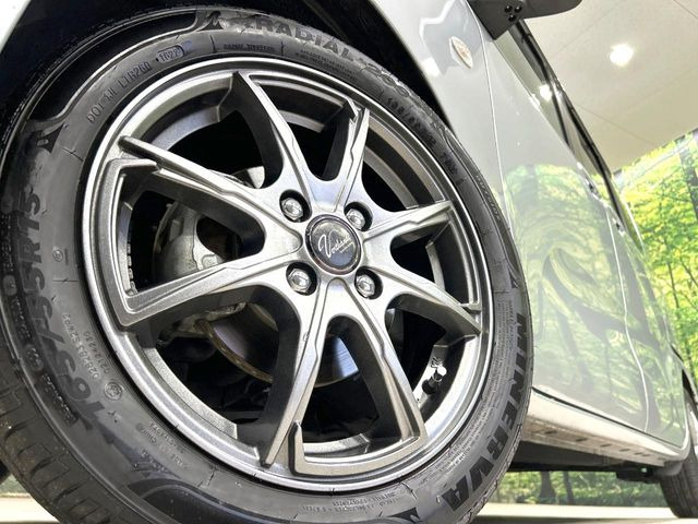 �y15�C���`�A���~�z�C�[���z�O�ςɃ}�b�`�����A���~�z�C�[���𑕒����Ă���܂��B�e��A���~�z�C�[����A�X�^�b�h���X�^�C�����戵�����Ă���܂��B���񂲑��k����������