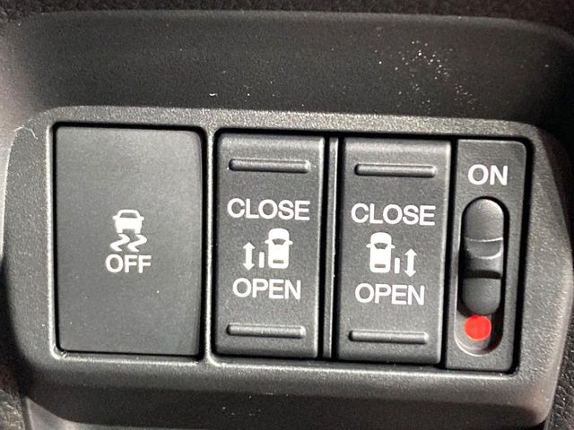 フリード1.5 e:HEV クロスター