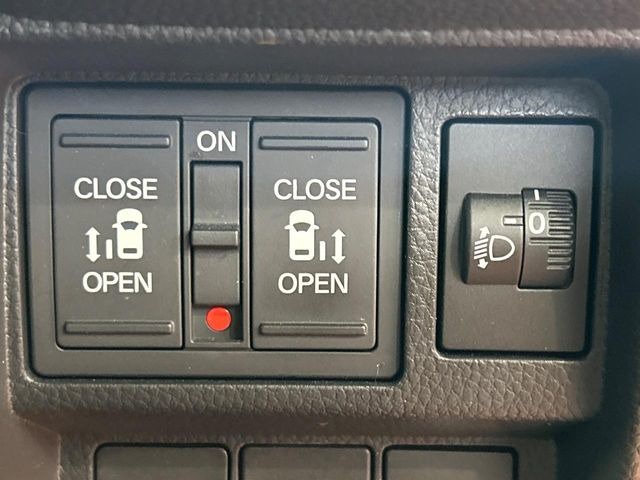 �y�����p���[�X���C�h�h�A�z�X�}�[�g�L�[��^�]�Ȃ̃X�C�b�`�Ō�ȗ����X���C�h�h�A�̊J���\���d��������͂����ăh�A���J����K�v�������A�����Ȃ��q�l�ł��ȒP�ɊJ���߂ł����K�ł���