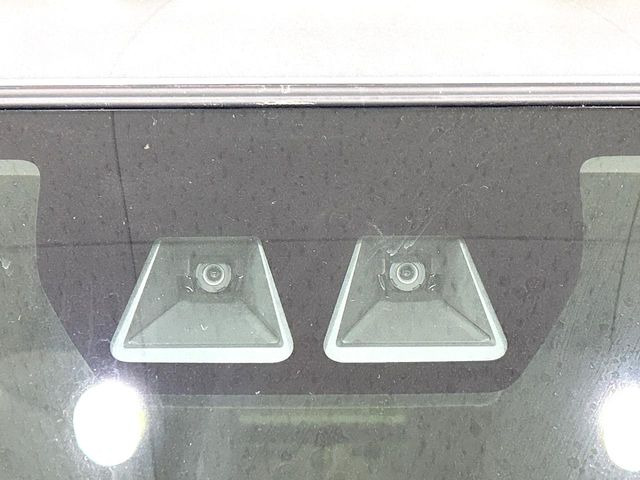 �y�X�}�[�g�A�V�X�g�z���s���ɑO���̎ԗ�����F�����A�Փ˂������Ȏ��͌x��ƃu���[�L�ŏՓˉ���Ɣ�Q�y�����A�V�X�g�B�����S�Ƀh���C�u�����y���݂��������܂��B