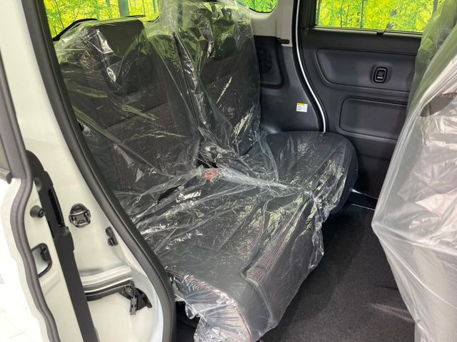 高品質なオリジナルフロアマットもオプションにてご用意しております。お好きなデザインやカラーをお車に合わせて選んでいただくことができます♪