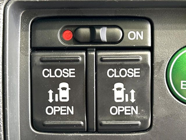 �y�����p���[�X���C�h�h�A�z�X�}�[�g�L�[��^�]�Ȃ̃X�C�b�`�Ō�ȗ����X���C�h�h�A�̊J���\���d��������͂����ăh�A���J����K�v�������A�����Ȃ��q�l�ł��ȒP�ɊJ���߂ł����K�ł���