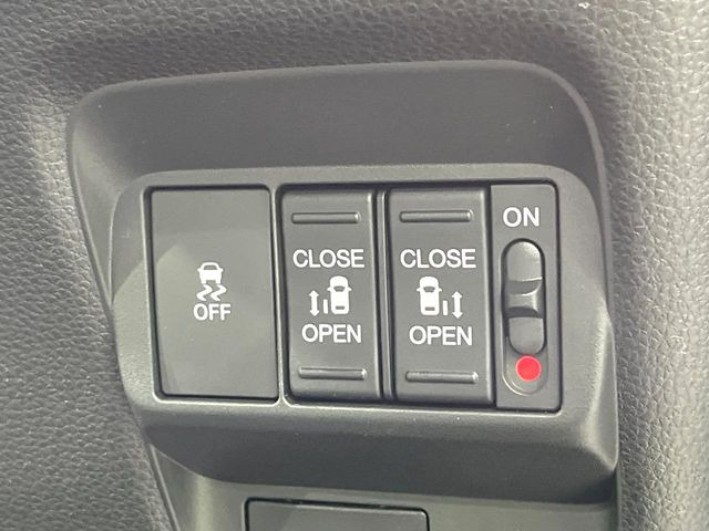 �y�����p���[�X���C�h�h�A�z�X�}�[�g�L�[��^�]�Ȃ̃X�C�b�`�Ō�ȗ����X���C�h�h�A�̊J���\���d��������͂����ăh�A���J����K�v�������A�����Ȃ��q�l�ł��ȒP�ɊJ���߂ł����K�ł���