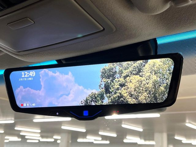 【デジタルインナーミラー】後席の大きな荷物や同乗者で後方が確認しづらい時でも安心!カメラが撮影した車両後方の映像をルームミラー内に表示。クリアな視界で状況の確認が可能です!