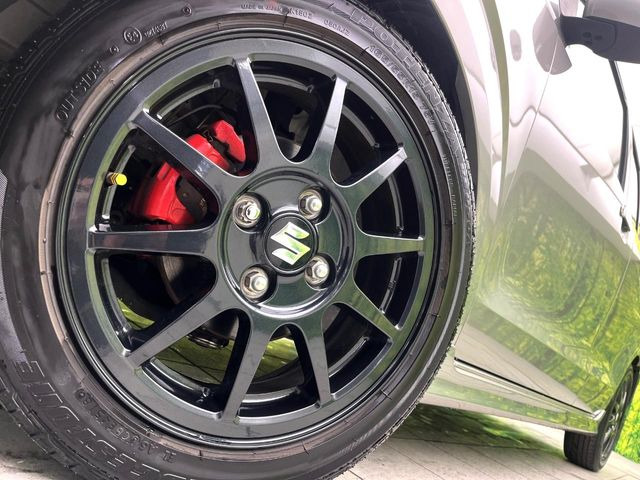 �y����15�C���`�A���~�z�C�[���z�O�ςɃ}�b�`���������A���~�z�C�[���𑕒����Ă���܂��B�e��ЊO�A���~�z�C�[����A�X�^�b�h���X�^�C�����戵�����Ă���܂��B���񂲑��k����������