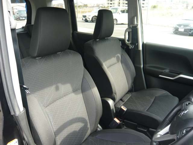 �O������͑z�������Ȃ��قǍL���ԓ���Ԃł��B�������ƍ���܂��B�^�]�Ȃɂ̓V�[�g���t�^�[���t���Ă��܂��̂ō����ɂ��킹�ăh���C�r���O�|�W�V���������߂��܂��B