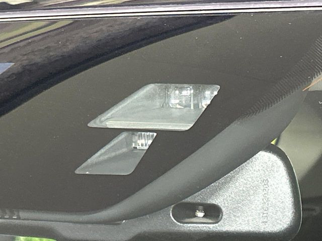 �y�X�}�[�g�V�e�B�u���[�L�T�|�[�g�z�ᑬ���s���ɑO���̎ԗ�����F�����A�Փ˂������Ȏ��͌x��ƃu���[�L�ŏՓˉ���Ɣ�Q�y�����A�V�X�g�B�����S�Ƀh���C�u�����y���݂��������܂��B