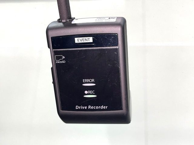 �y�h���C�u���R�[�_�[�z�h���C�u���R�[�_�[����!���s���͂������A������^�]�⎖�̂ɑ��������ہA�f���ŋL�^���A����̃��X�N�ɔ����܂��B���L�^�pSD�J�[�h�͂��q�l�����g�ł��������������K�v������܂��B