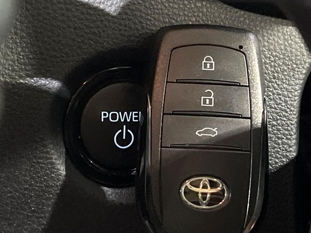 �y�X�}�[�g�L�[�z�J�o����|�P�b�g�ɓ��ꂽ�܂܂ł��h�A�̎{���E�������\�ȃX�}�[�g�L�[�𑕔��B�G���W���̃I���E�I�t�����J�M�����o���K�v����������Ƃ��Ă��֗��ł���