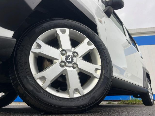 �y����15�C���`�A���~�z�C�[���z�O�ςɃ}�b�`���������A���~�z�C�[���𑕒����Ă���܂��B�e��ЊO�A���~�z�C�[����A�X�^�b�h���X�^�C�����戵�����Ă���܂��B���񂲑��k����������