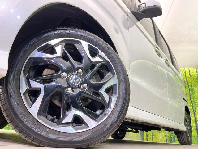 �y����15�C���`�A���~�z�C�[���z�O�ςɃ}�b�`���������A���~�z�C�[���𑕒����Ă���܂��B�e��ЊO�A���~�z�C�[����A�X�^�b�h���X�^�C�����戵�����Ă���܂��B���񂲑��k����������