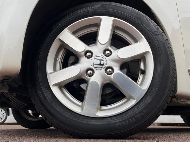 �y14�C���`�A���~�z�C�[���z�O�ςɃ}�b�`�����A���~�z�C�[���𑕒����Ă���܂��B�e��A���~�z�C�[����A�X�^�b�h���X�^�C�����戵�����Ă���܂��B���񂲑��k����������