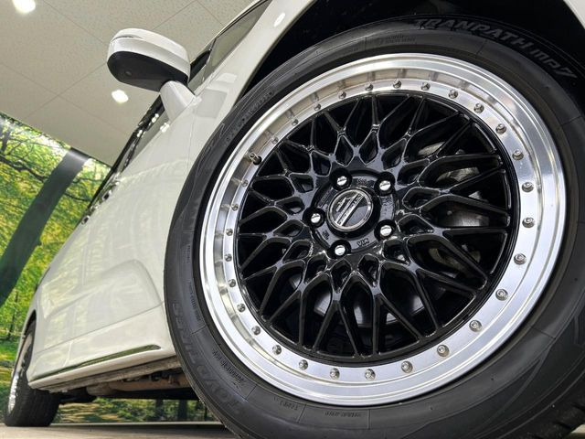 �y18�C���`�A���~�z�C�[���z�O�ςɃ}�b�`�����A���~�z�C�[���𑕒����Ă���܂��B�e��A���~�z�C�[����A�X�^�b�h���X�^�C�����戵�����Ă���܂��B���񂲑��k����������