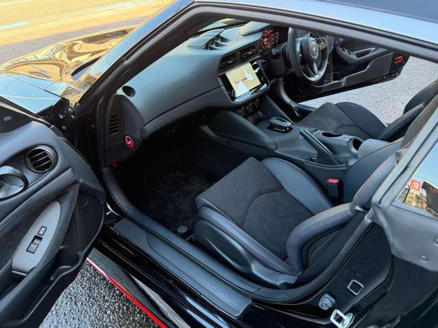 BOSE�T�E���h�EZ���S����X�J�b�t�v���[�g�E����Z���S����t���A�}�b�g�B