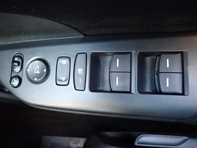 �d���i�[���h�A�~���[�E�p���[�E�B���h�E�������Ă��܂��B