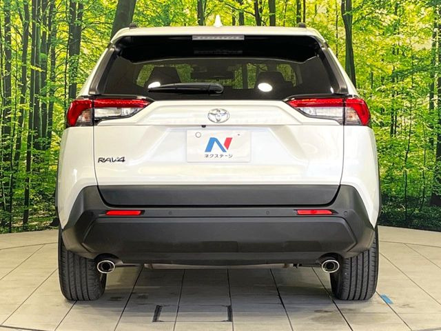 安心の最長10年・走行無制限保証(有償)をご用意。保証内容も充実はもちろん、無料点検&オイル交換や、年中無休の全国・24時間ロードサービスも付帯されておりますのでご安心下さい。