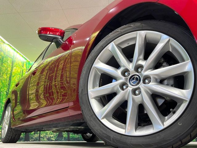 �y����18�C���`�A���~�z�C�[���z�O�ςɃ}�b�`���������A���~�z�C�[���𑕒����Ă���܂��B�e��ЊO�A���~�z�C�[����A�X�^�b�h���X�^�C�����戵�����Ă���܂��B���񂲑��k����������