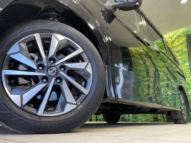 �y����16�C���`�A���~�z�C�[���z�O�ςɃ}�b�`���������A���~�z�C�[���𑕒����Ă���܂��B�e��ЊO�A���~�z�C�[����A�X�^�b�h���X�^�C�����戵�����Ă���܂��B���񂲑��k����������