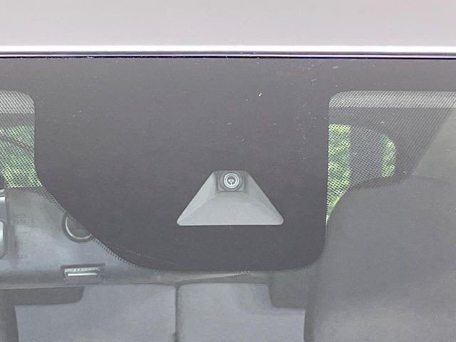 �y�G�}�[�W�F���V�[�u���[�L�z���s���ɑO���̎ԗ�����F�����A�Փ˂������Ȏ��͌x��ƃu���[�L�ŏՓˉ���Ɣ�Q�y�����A�V�X�g�B�����S�Ƀh���C�u�����y���݂��������܂��B