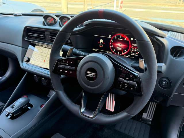 NISMO��p�{�v�E�A���J���^�[�����X�e�A�����O(���b�h�Z���^�[�}�[�N�A���b�h�X�e�b�`�t�E�p�h���V�t�g�E�X�e�A�����O�����R��)