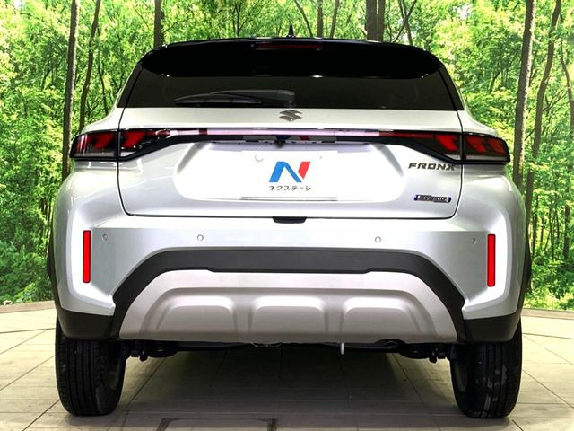 安心の最長10年・走行無制限保証(有償)をご用意。保証内容も充実はもちろん、無料点検&オイル交換や、年中無休の全国・24時間ロードサービスも付帯されておりますのでご安心下さい。