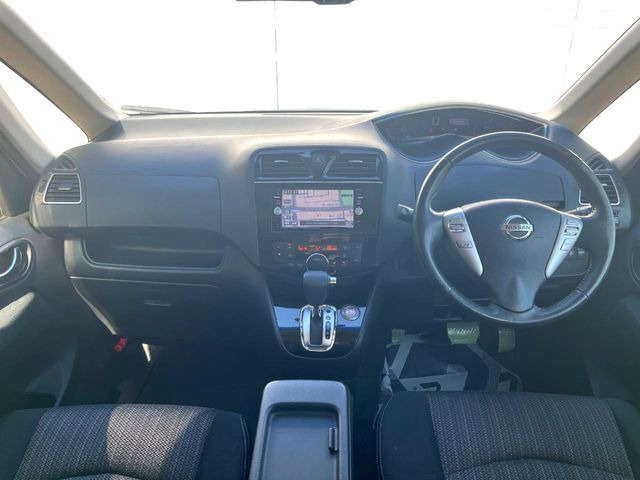 セレナ2.0 ハイウェイスター Vセレクション+Safety II S-HYBRID