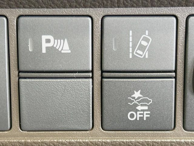 �y�z���_�Z���V���O�z���s���ɑO���̎ԗ�����F�����A�Փ˂������Ȏ��͌x��ƃu���[�L�ŏՓˉ���Ɣ�Q�y�����A�V�X�g�B�����S�Ƀh���C�u�����y���݂��������܂��B