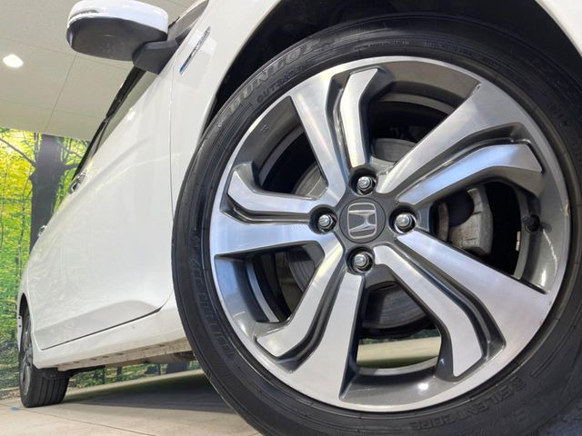 �y����16�C���`�A���~�z�C�[���z�O�ςɃ}�b�`���������A���~�z�C�[���𑕒����Ă���܂��B�e��ЊO�A���~�z�C�[����A�X�^�b�h���X�^�C�����戵�����Ă���܂��B���񂲑��k����������