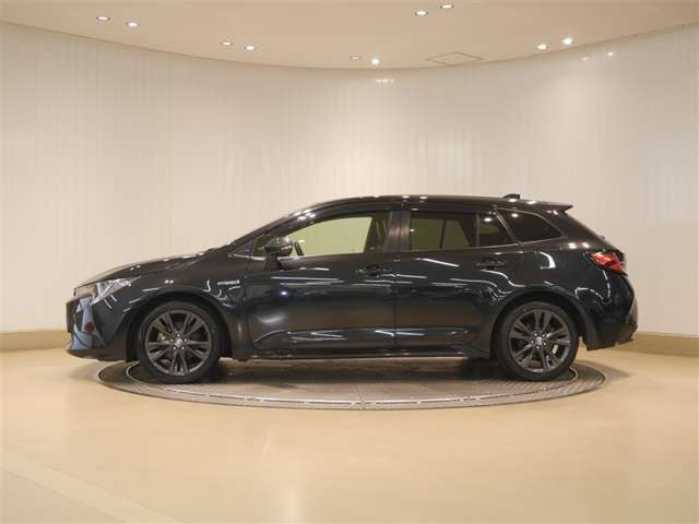 カローラツーリング1.8 ハイブリッド W×B E-Four 4WD