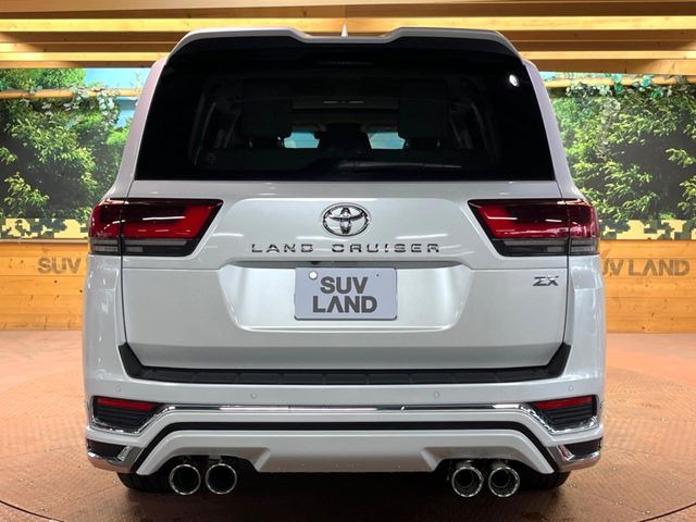 安心の最長10年・走行無制限保証(有償)をご用意。保証内容も充実はもちろん、無料点検&オイル交換や、年中無休の全国・24時間ロードサービスも付帯されておりますのでご安心下さい。